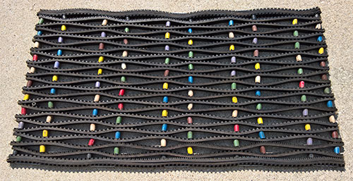 Rainbow colord recycled rubber tire link mat